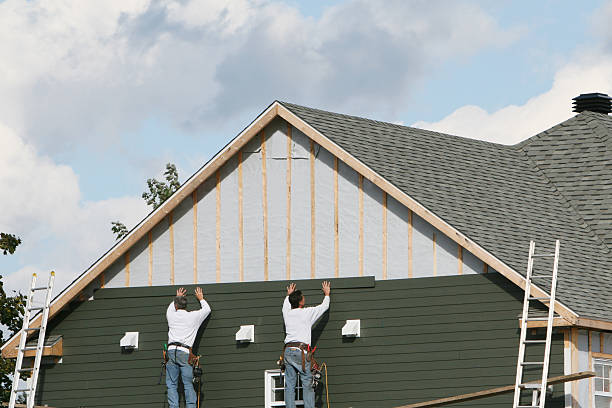 Professional Siding technician working in Mount Holly, NJ